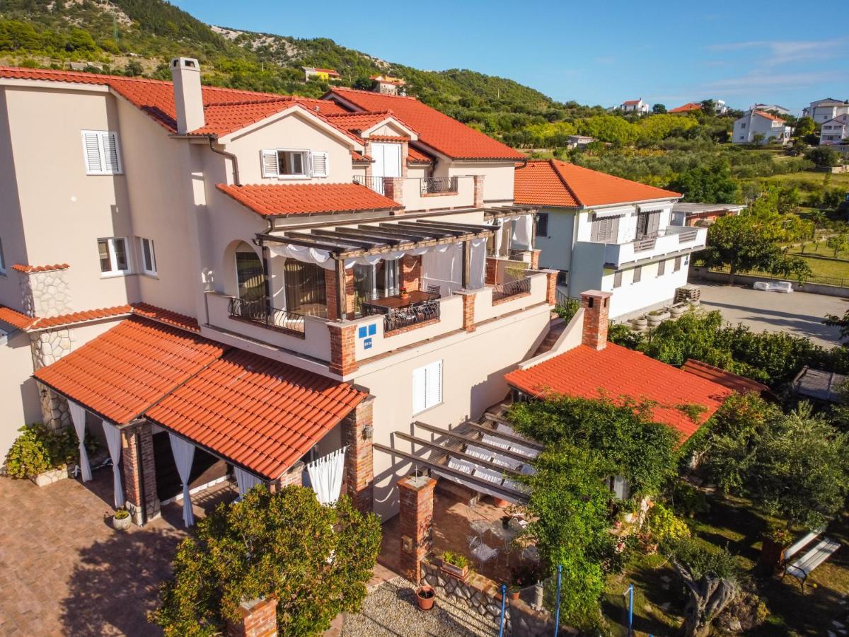 Apartments Vintage Banjol Екстериор снимка