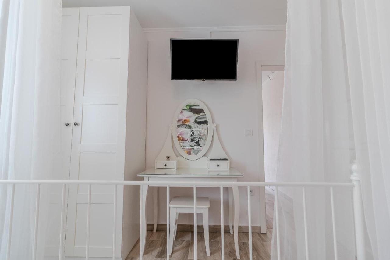 Apartments Vintage Banjol Екстериор снимка