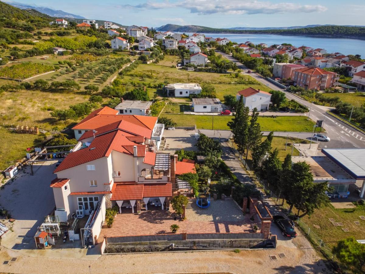 Apartments Vintage Banjol Екстериор снимка